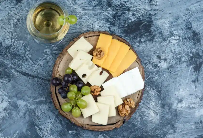 מגשי אירוח גבינות