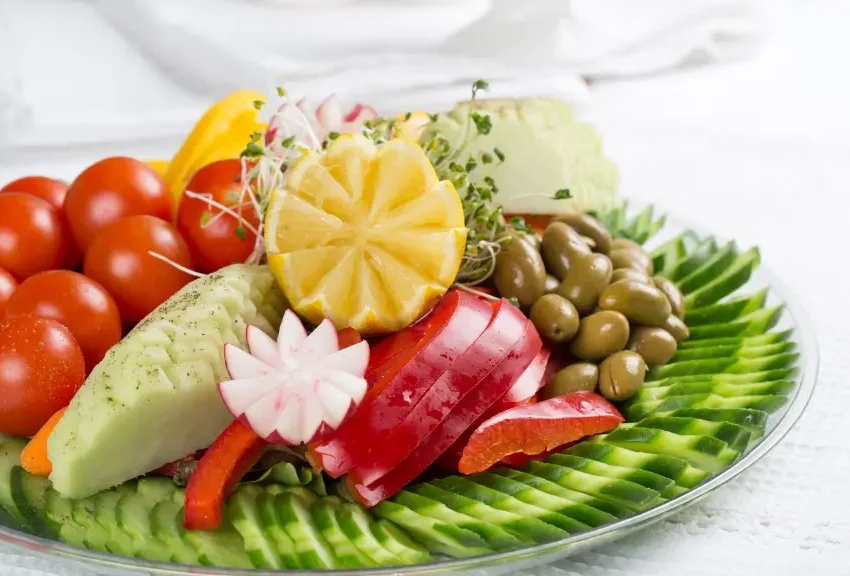 מגשי ירקות חתוכים